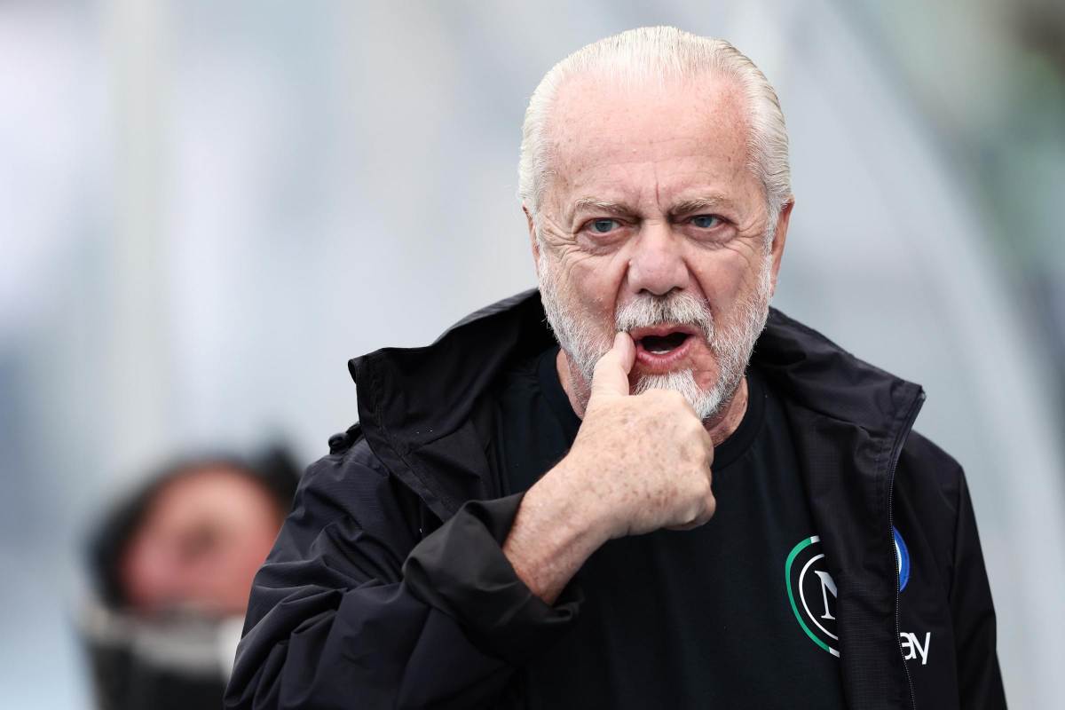 De Laurentiis preso in giro da Zampini 