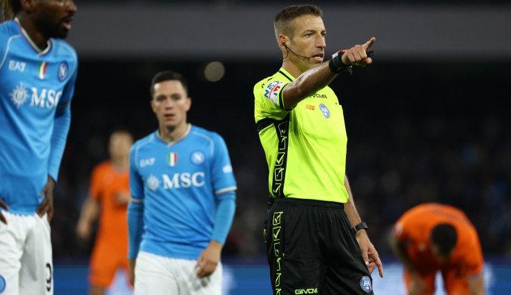 L'arbitro Massa fa discutere