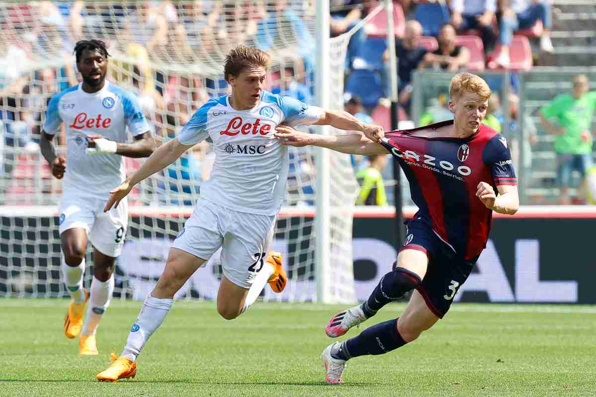 Napoli, annuncio in tv