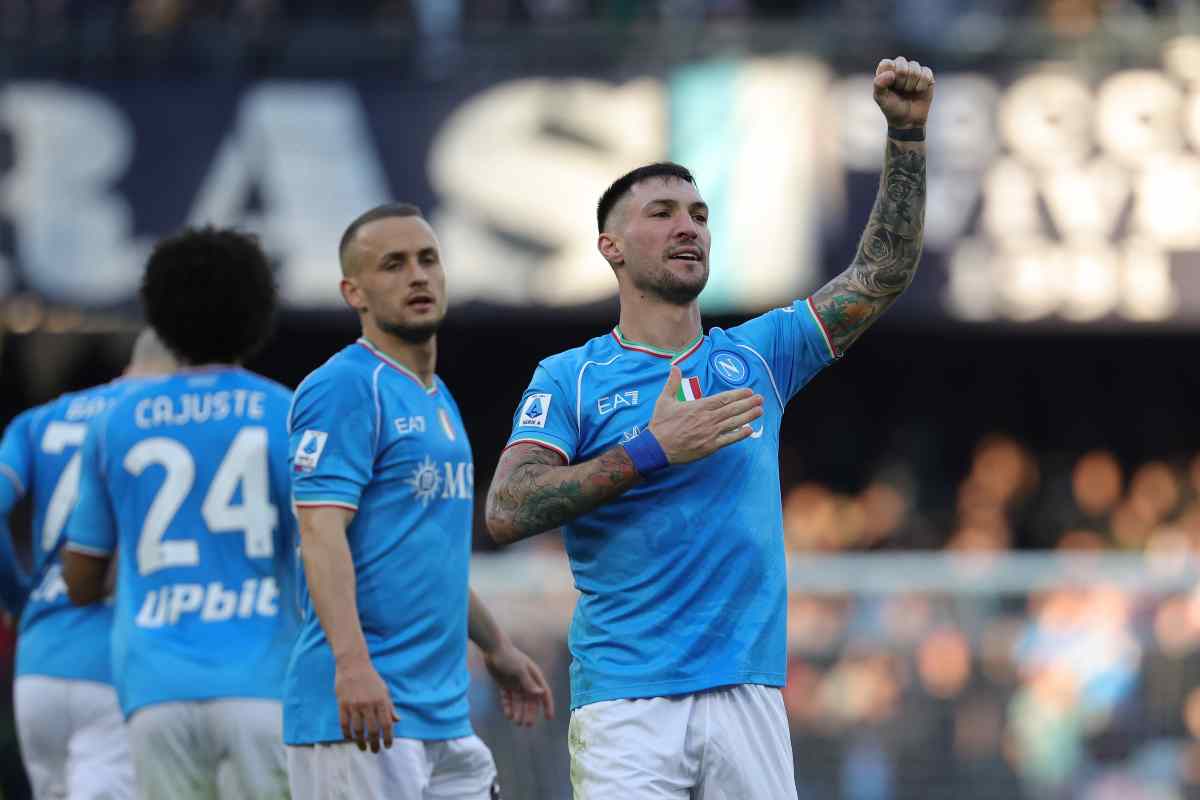 Napoli, Mazzarri stravolge la formazione col Milan