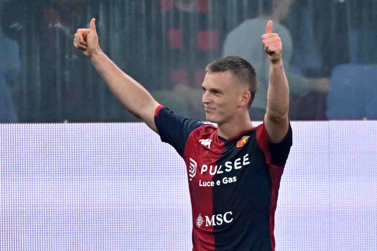 Napoli, colpaccio Gudmundsson col Genoa