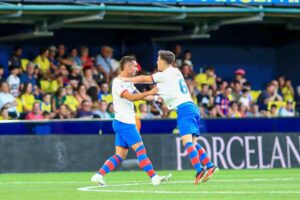 Gavi esulta con Ferran Torres