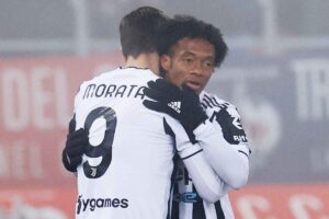 Morata abbraccia Cuadrado