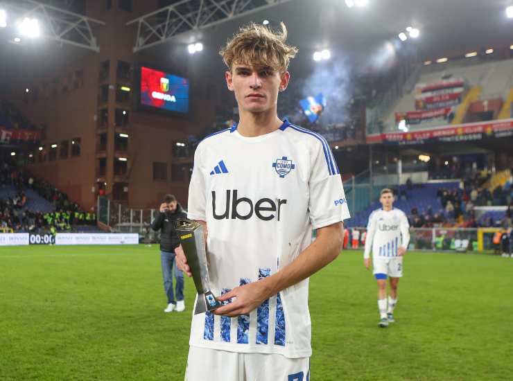 Nico Paz con il premio MVP