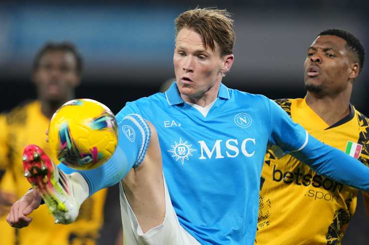 McTominay in azione con Dumfries
