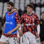 Vlahovic riscaldamento con Locatelli