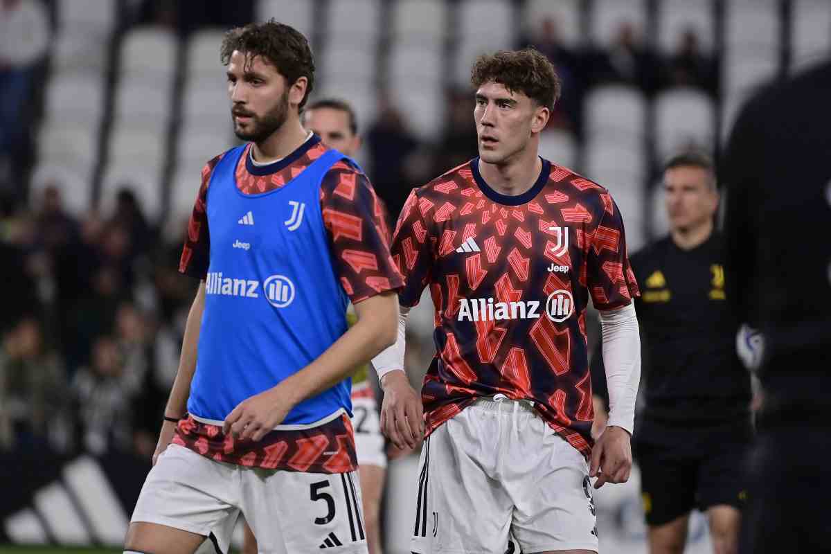Vlahovic riscaldamento con Locatelli
