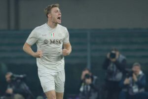 Rasmus Hojlund in campo